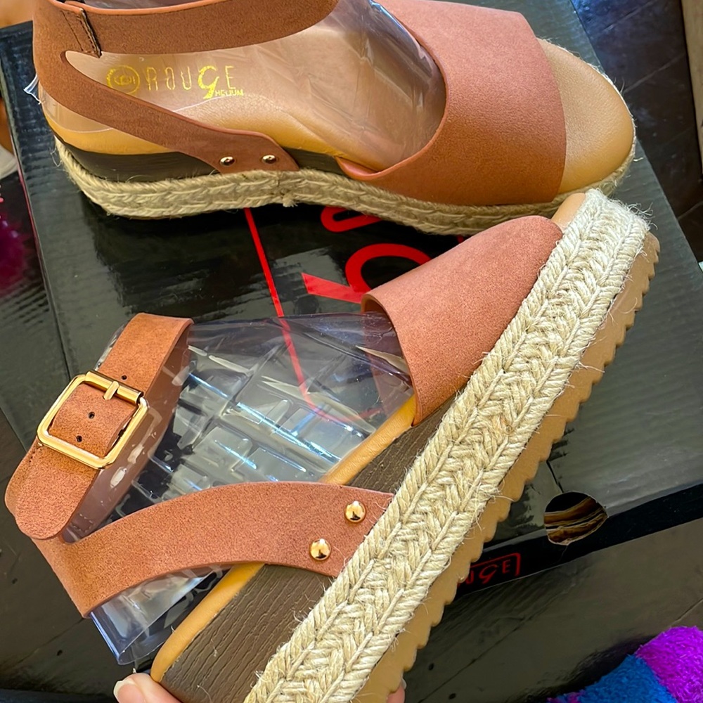 Brand new womens sandals size 6
